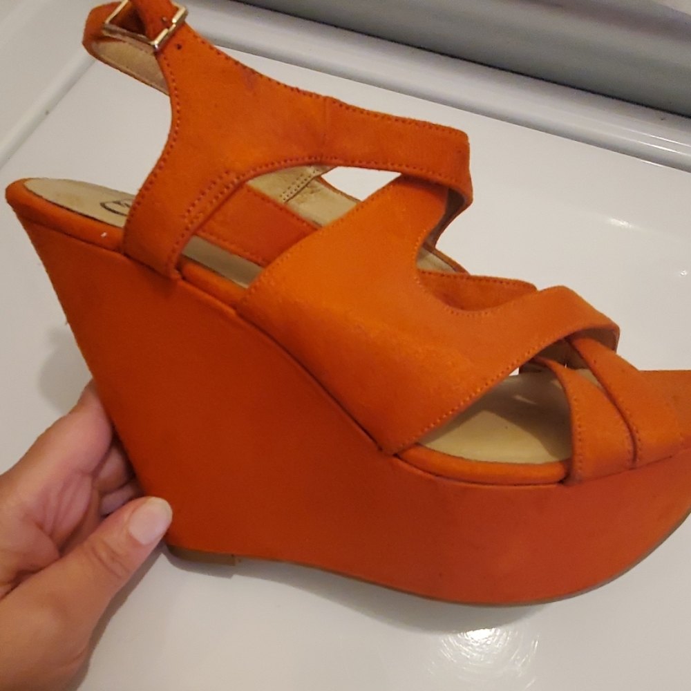 🧡🧡 Kelsi Dagger Wedge Heel